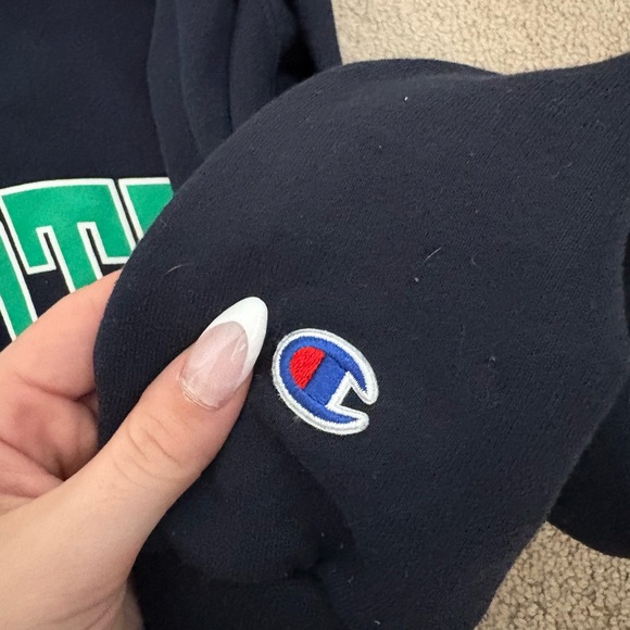 Endicott College Crewneck - Picture 5 of 5